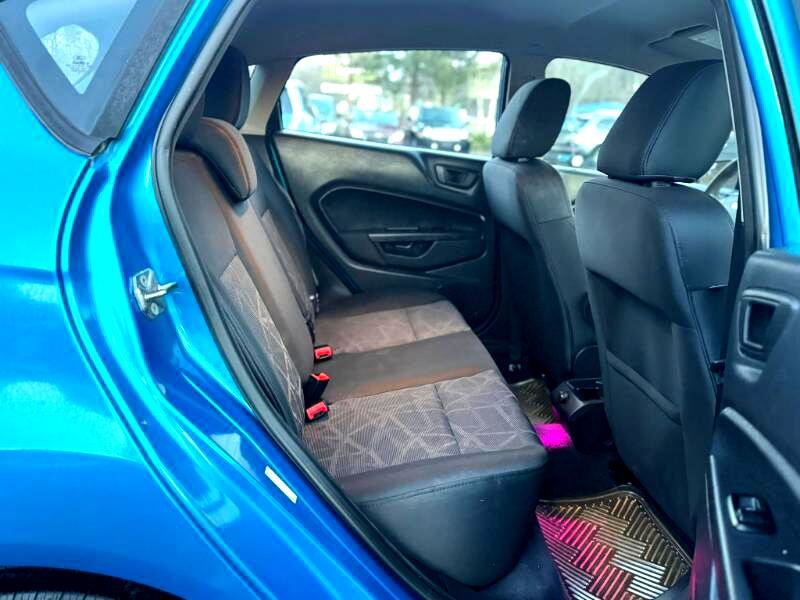 Used 2012 Ford Fiesta SE image 16