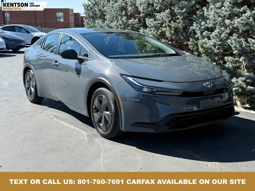 Used 2025 Toyota Prius LE image 12