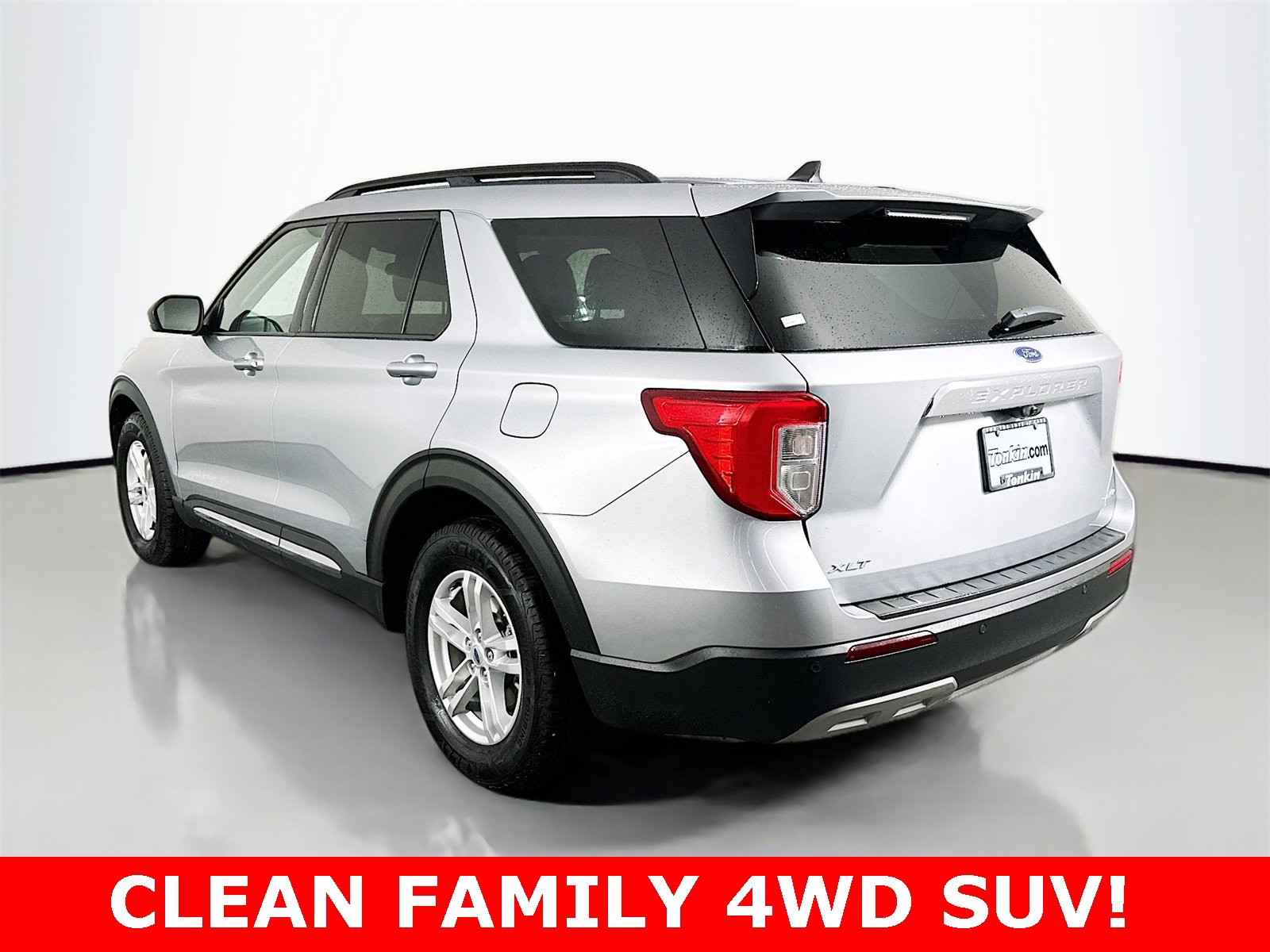 Used 2023 Ford Explorer XLT w/ Equipment Group 202A image 5