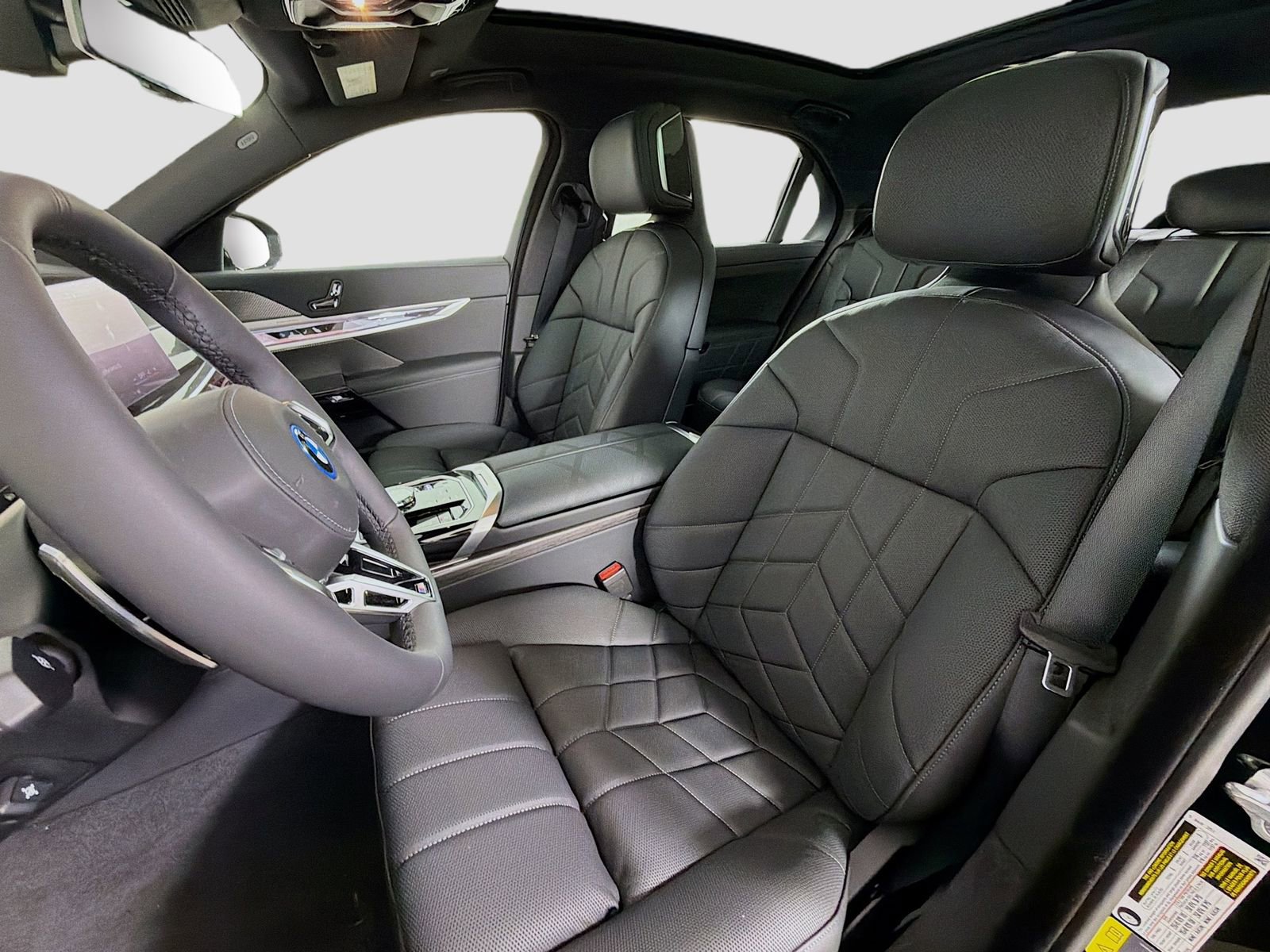 New 2026 BMW 750e xDrive image 12