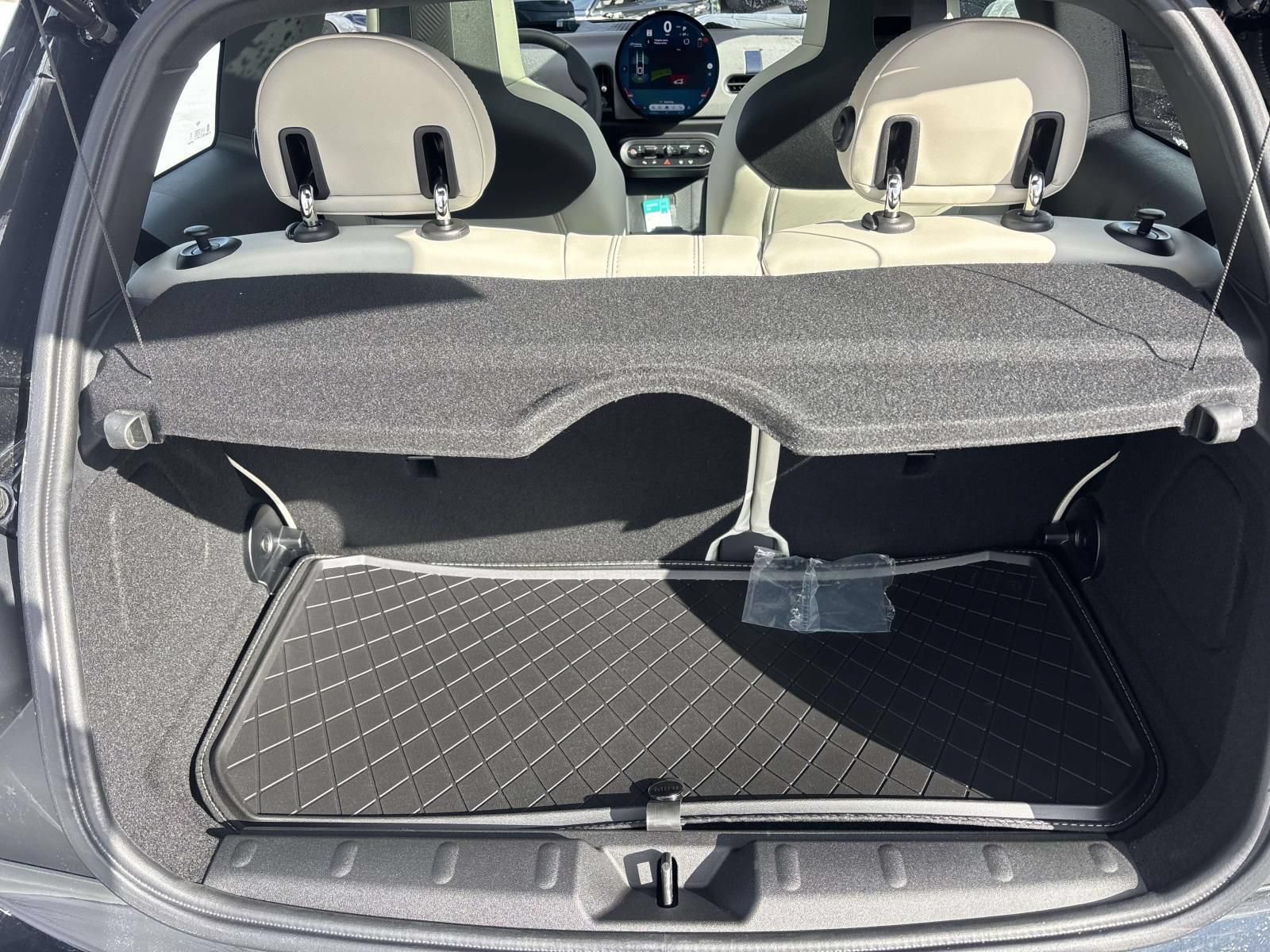 New 2026 MINI Cooper 2-Door Hardtop FWD image 9