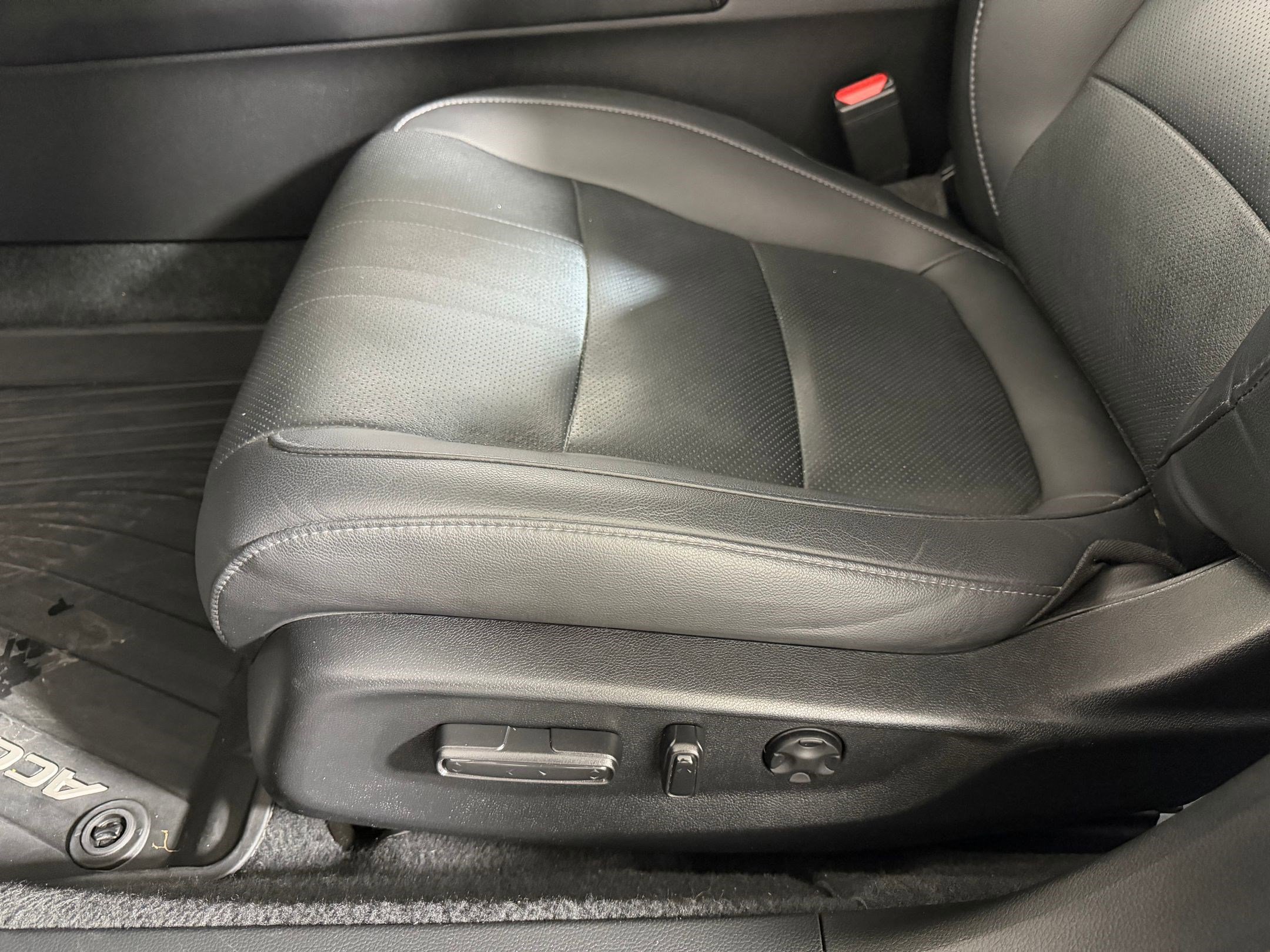 Certified 2021 Honda Accord Touring image 11