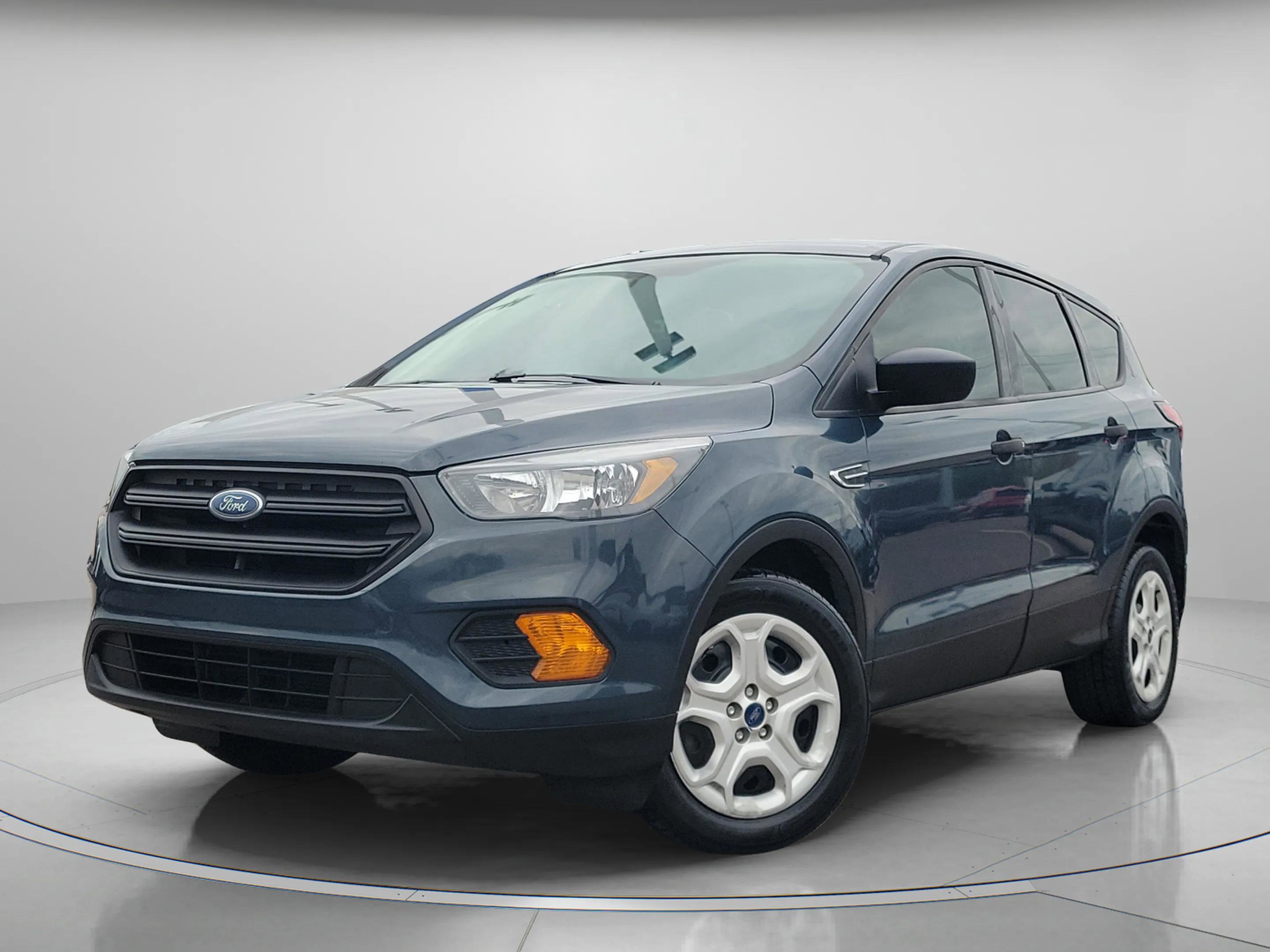 Used 2019 Ford Escape S image 2