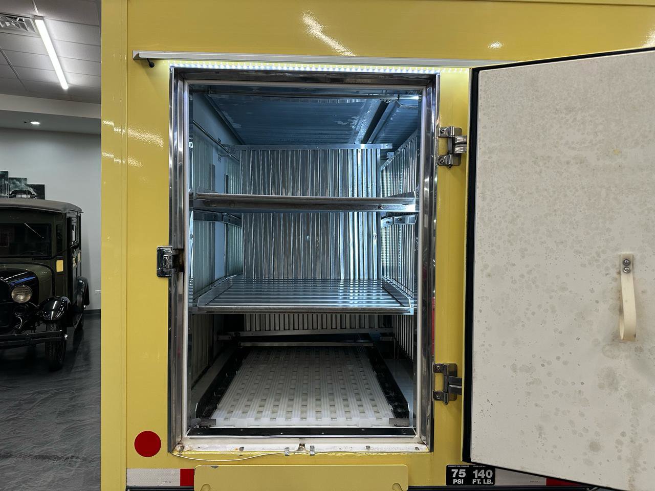 Used 2022 Ford E-450 and Econoline 450 Super Duty RWD image 10