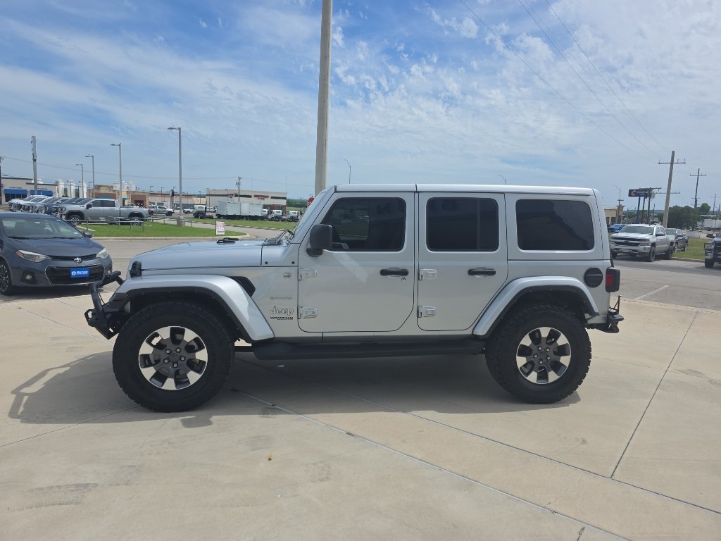 Used 2022 Jeep Wrangler Unlimited Sahara AWD/4WD image 4