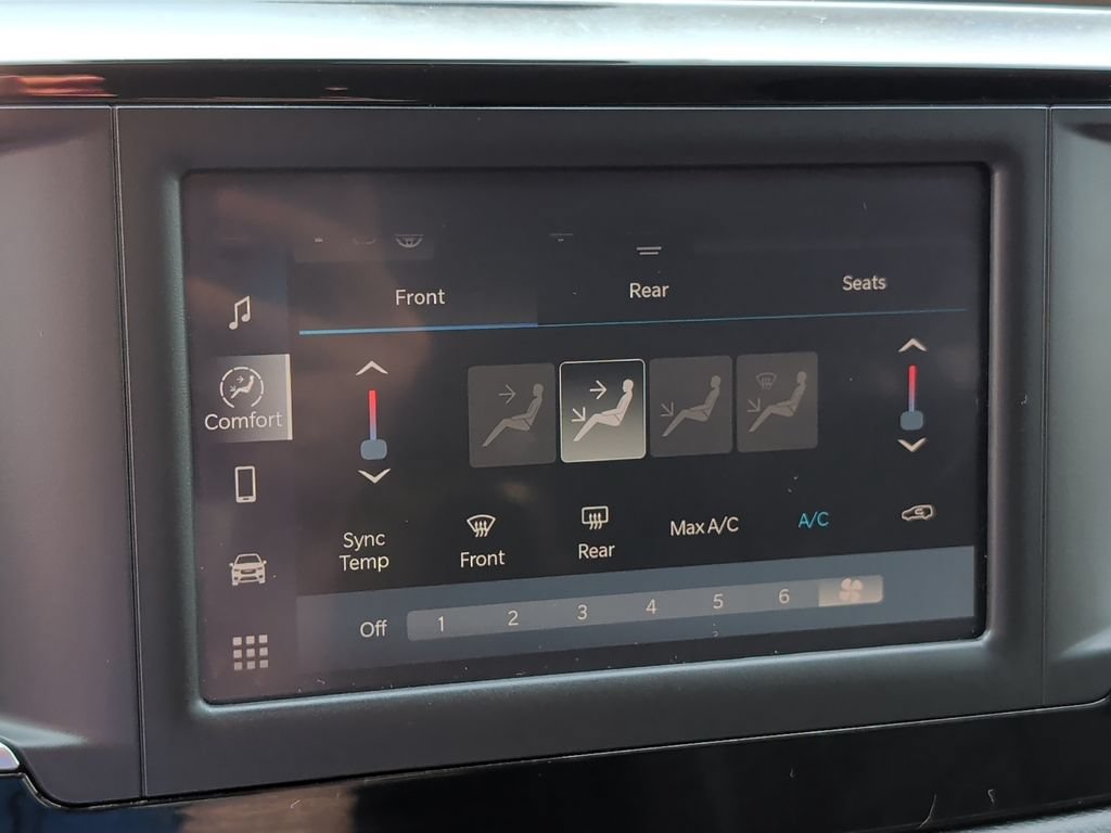 Used 2023 Chrysler Voyager LX FWD image 21