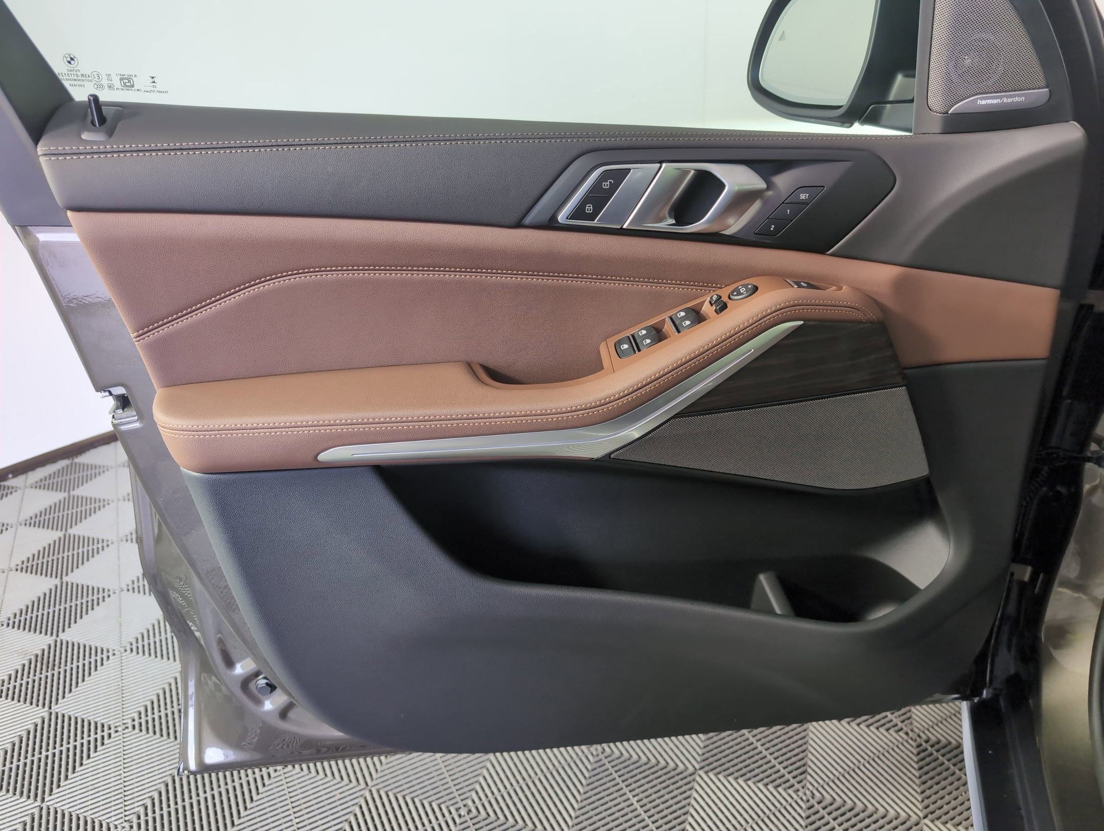 Used 2026 BMW X5 sDrive40i w/ Premium Package image 10