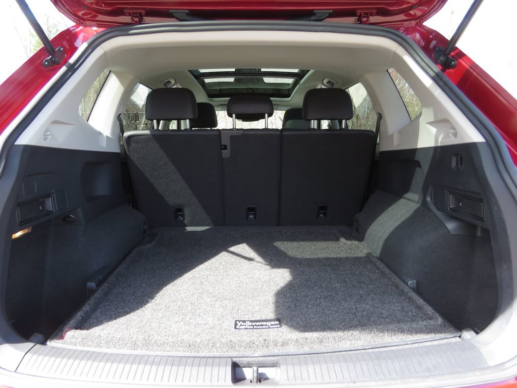 Used 2020 Volkswagen Tiguan SE w/ Panoramic Sunroof Package AWD/4WD image 17