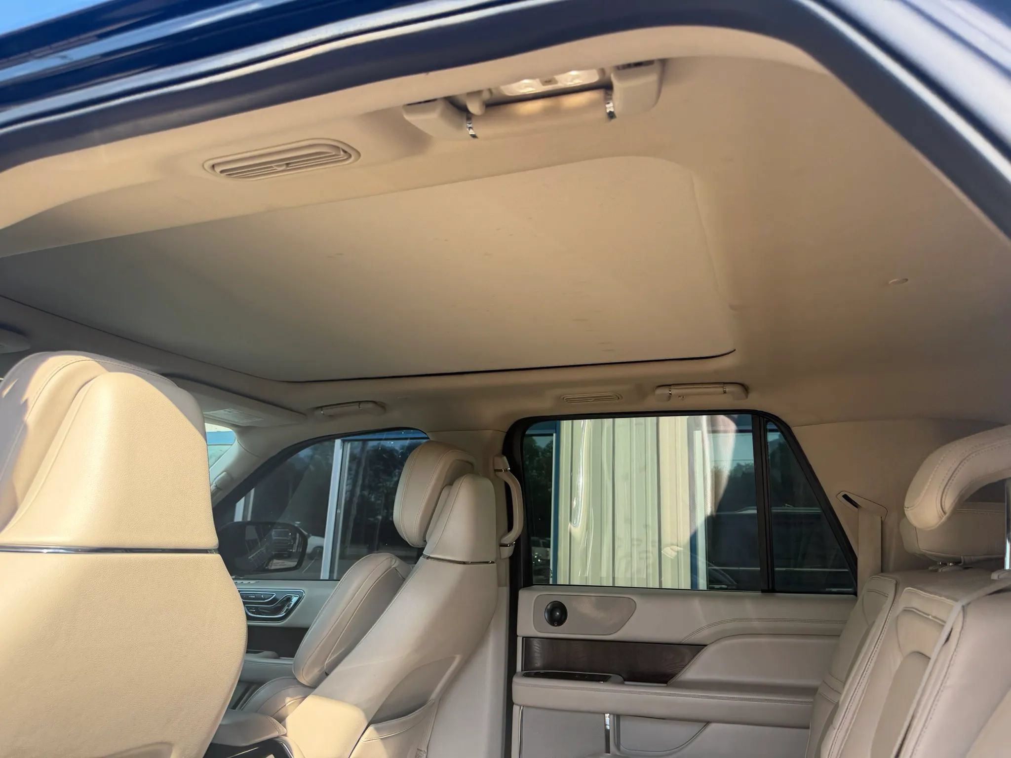 Used 2018 Lincoln Navigator L Select w/ Cargo Package AWD/4WD image 20