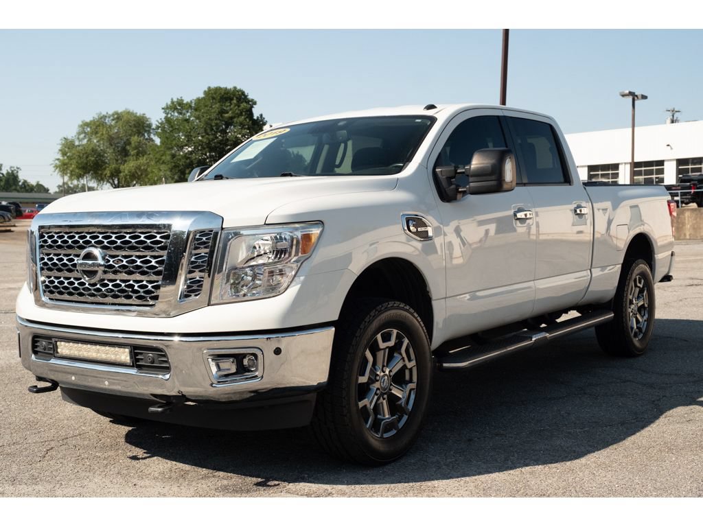 Used 2019 Nissan Titan SV w/ SV Convenience Package AWD/4WD image 4