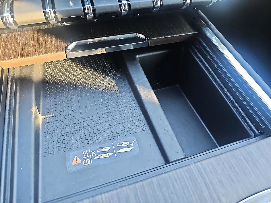 Used 2025 GMC Acadia Denali w/ Super Cruise Package image 21