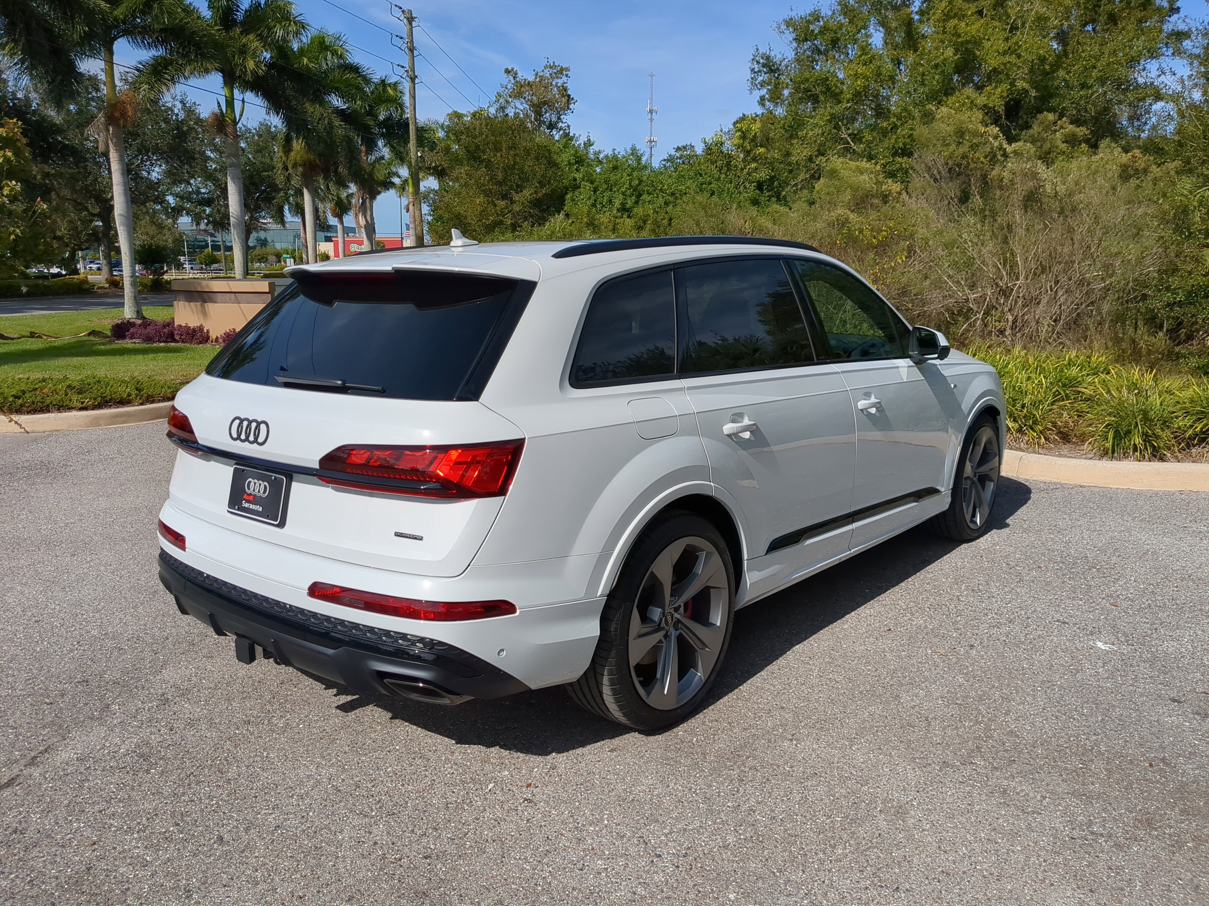 New 2026 Audi Q7 3.0T Prestige image 4