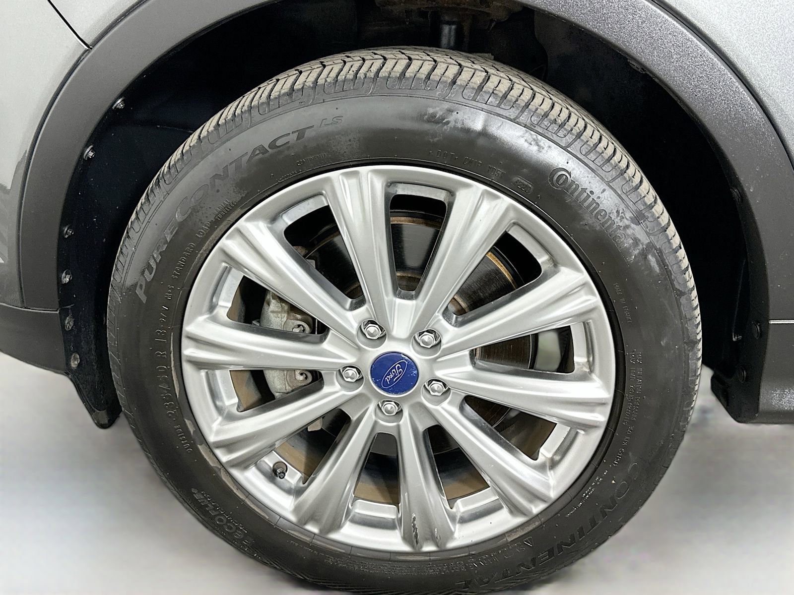 Used 2017 Ford Escape Titanium image 32