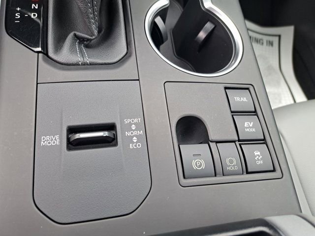 Used 2023 Toyota Highlander XLE AWD/4WD image 21