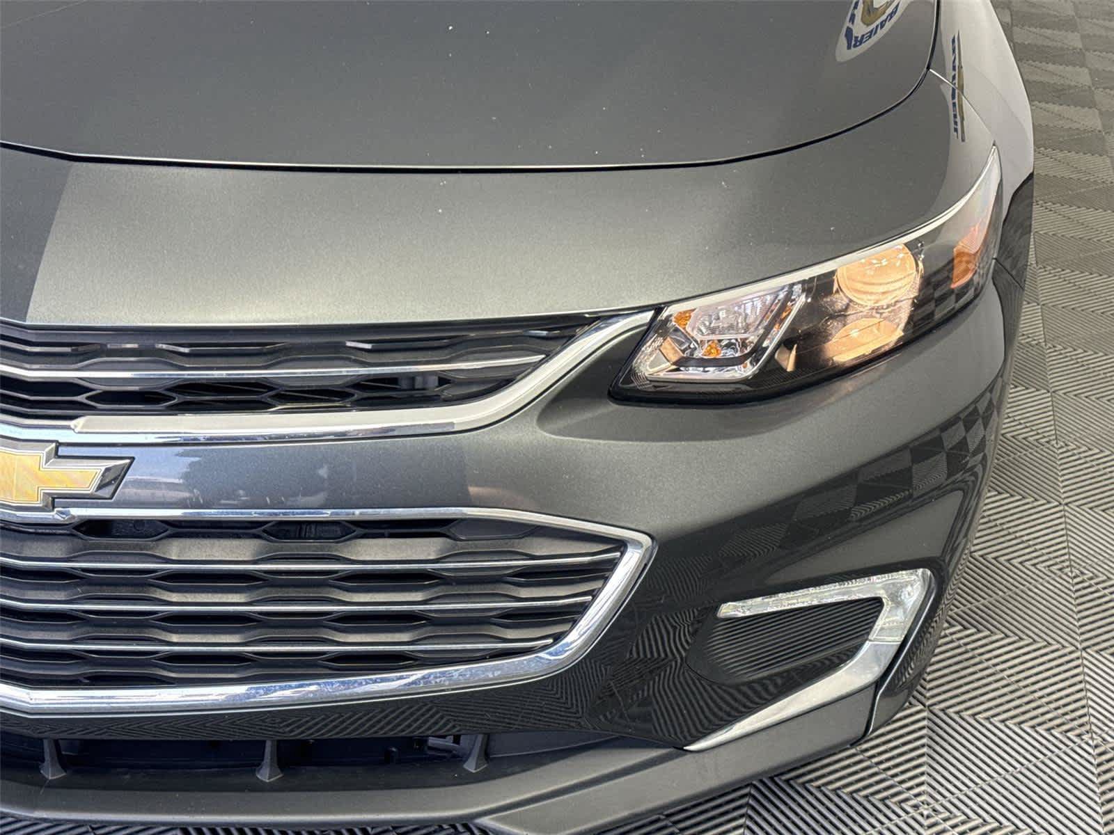 Used 2016 Chevrolet Malibu LT FWD image 9