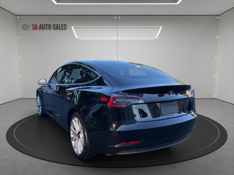 Used 2019 Tesla Model 3 Standard Range Plus image 3