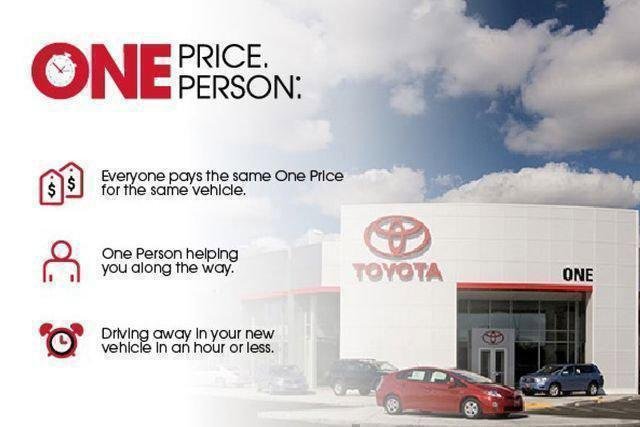 Used 2024 Toyota Camry SE image 13