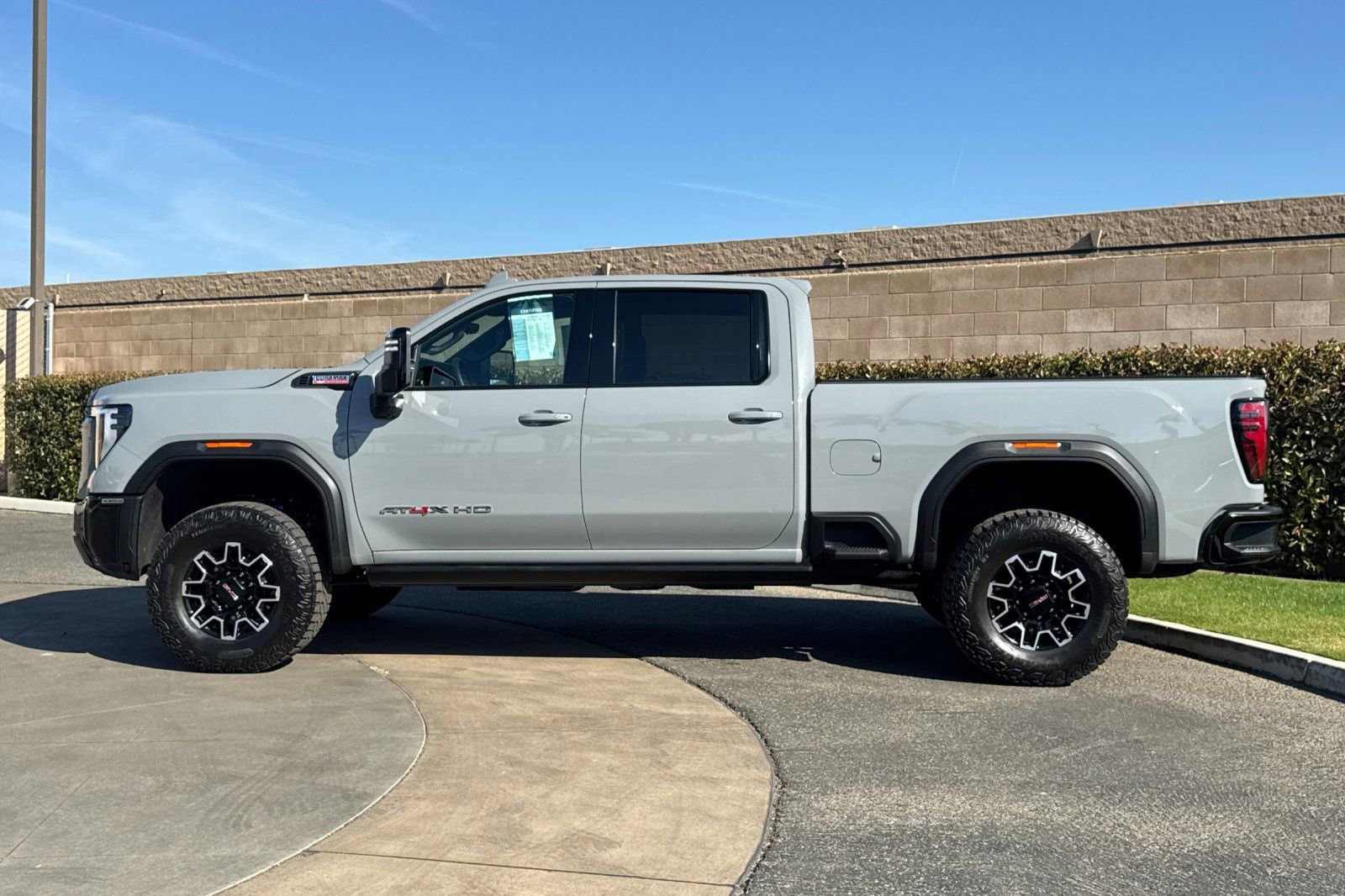 Certified 2025 GMC Sierra 2500 AT4X image 7