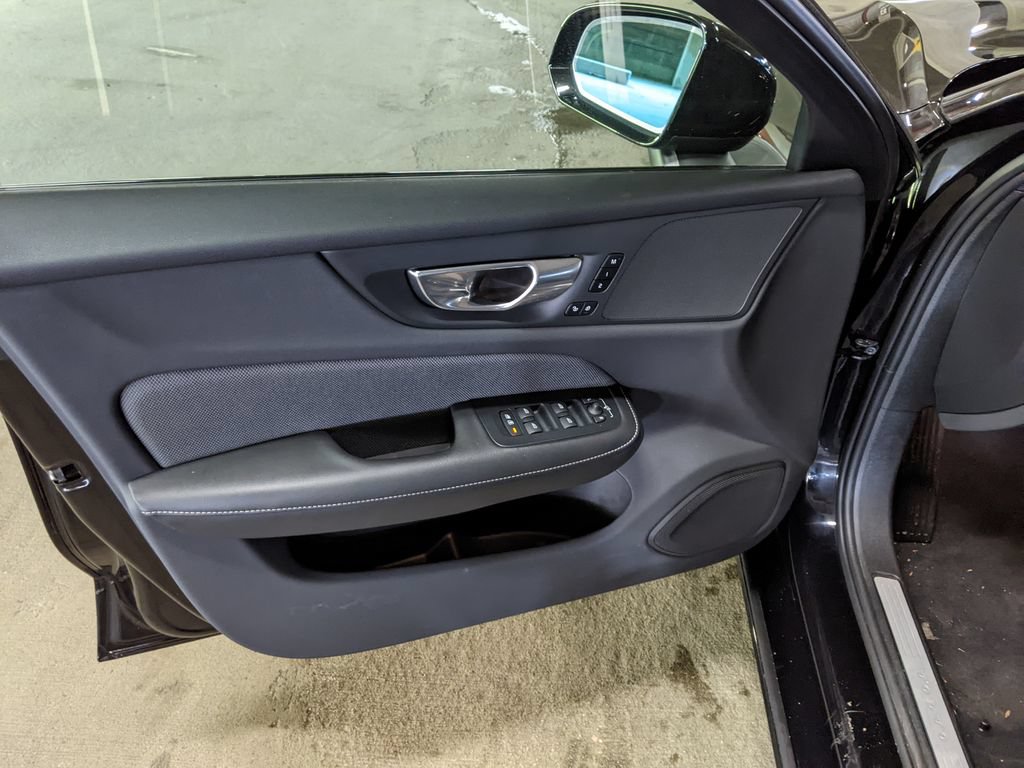 Certified 2024 Volvo S60 B5 Plus FWD image 9