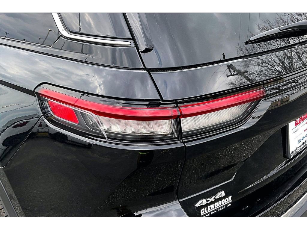 Used 2024 Jeep Grand Cherokee Laredo X w/ Luxury Tech Group I image 34