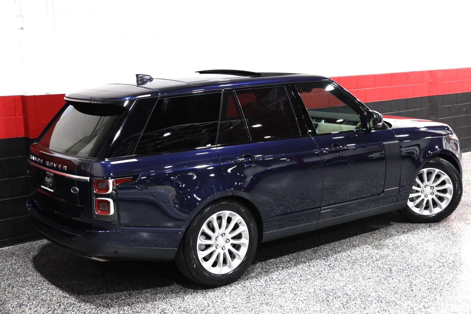 Used 2019 Land Rover Range Rover HSE image 10