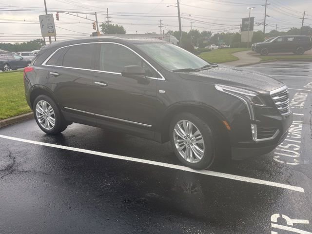 Used 2017 Cadillac XT5 Premium Luxury AWD/4WD image 2