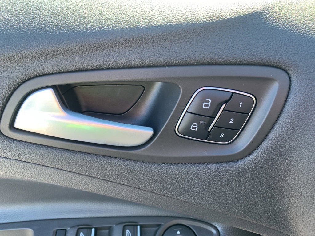 Used 2019 Ford Escape Titanium image 22