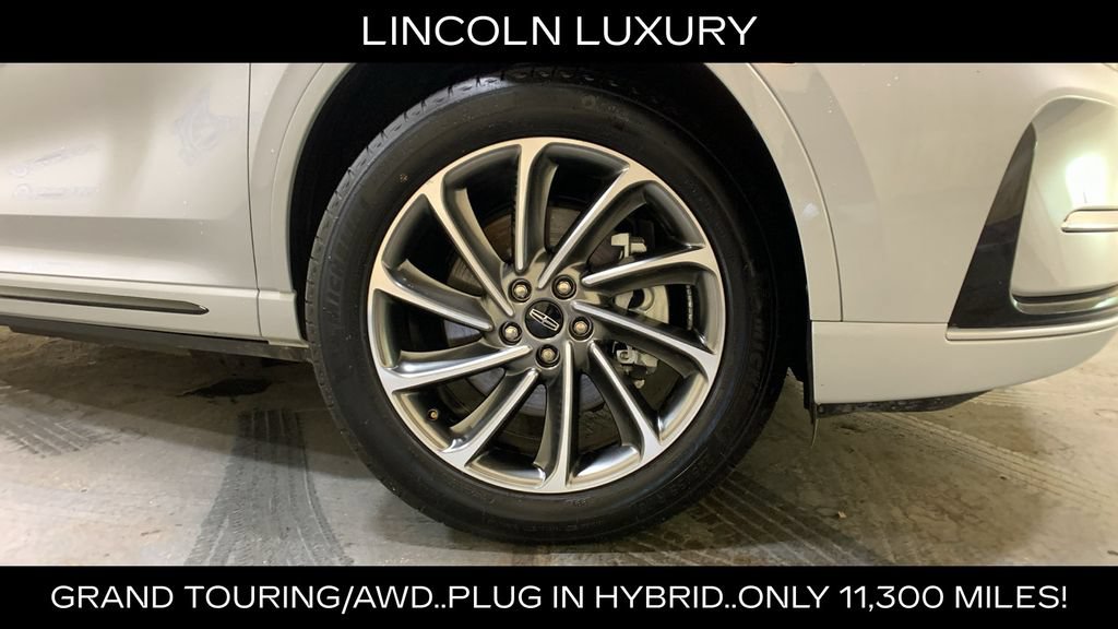 Used 2025 Lincoln Corsair Grand Touring w/ Towing Package AWD/4WD image 9