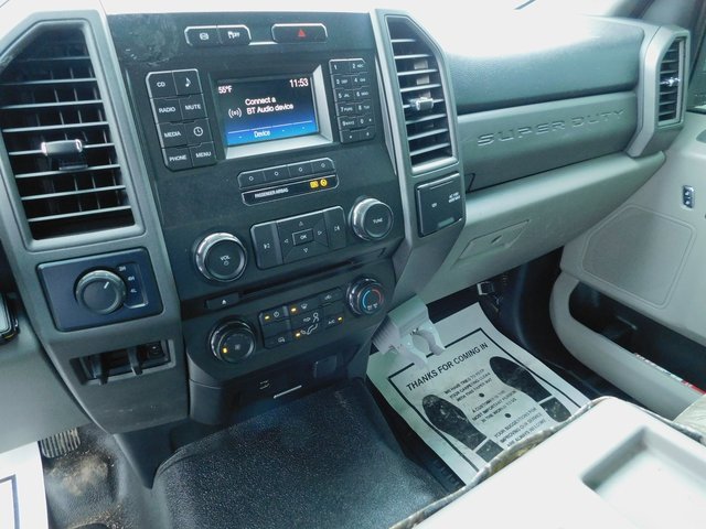Used 2017 Ford F550 4x4 Regular Cab Super Duty image 21