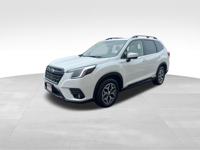 Used 2023 Subaru Forester Premium AWD/4WD image 3