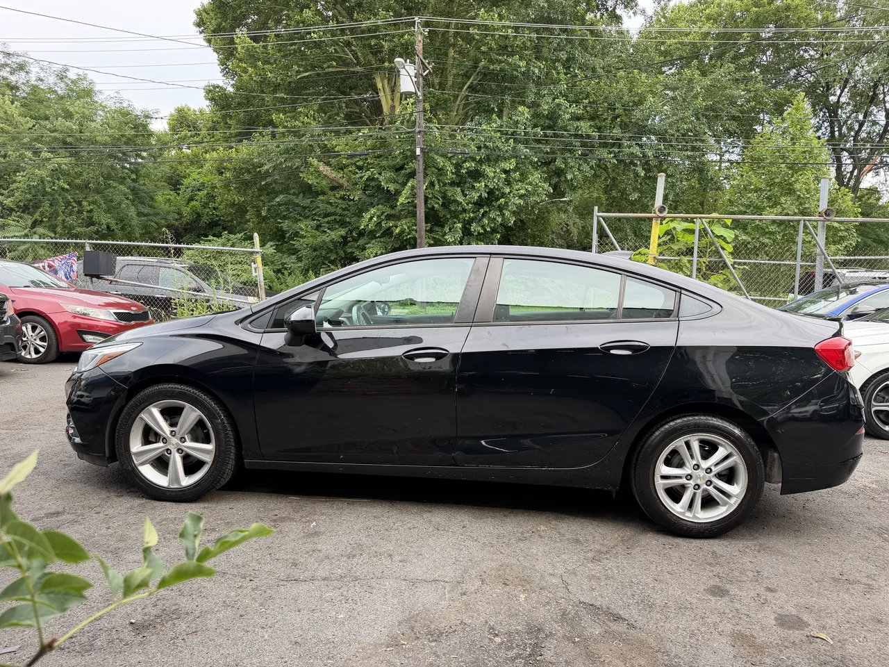 Used 2017 Chevrolet Cruze LS FWD image 7