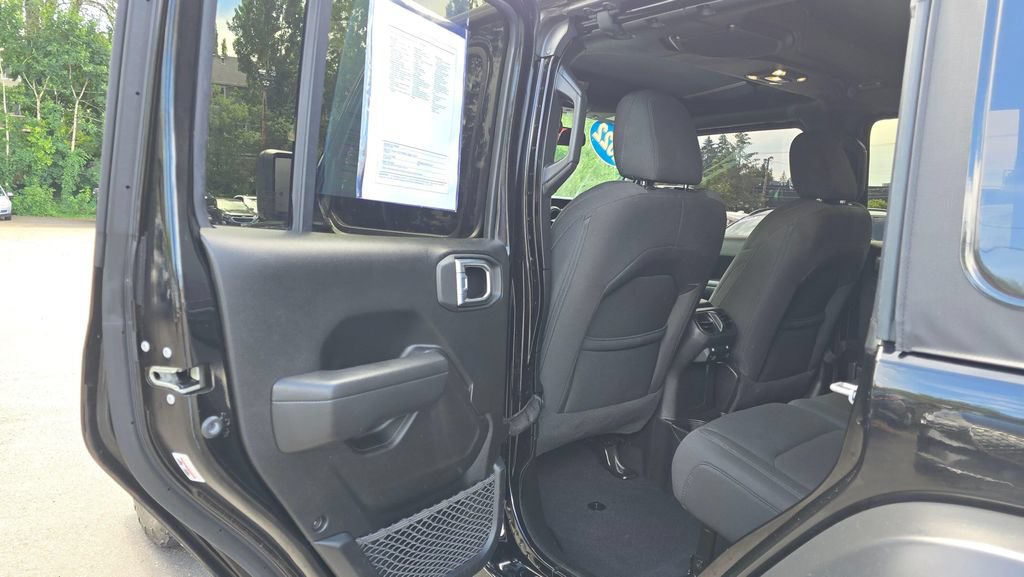 Used 2022 Jeep Wrangler Unlimited Sport AWD/4WD image 15