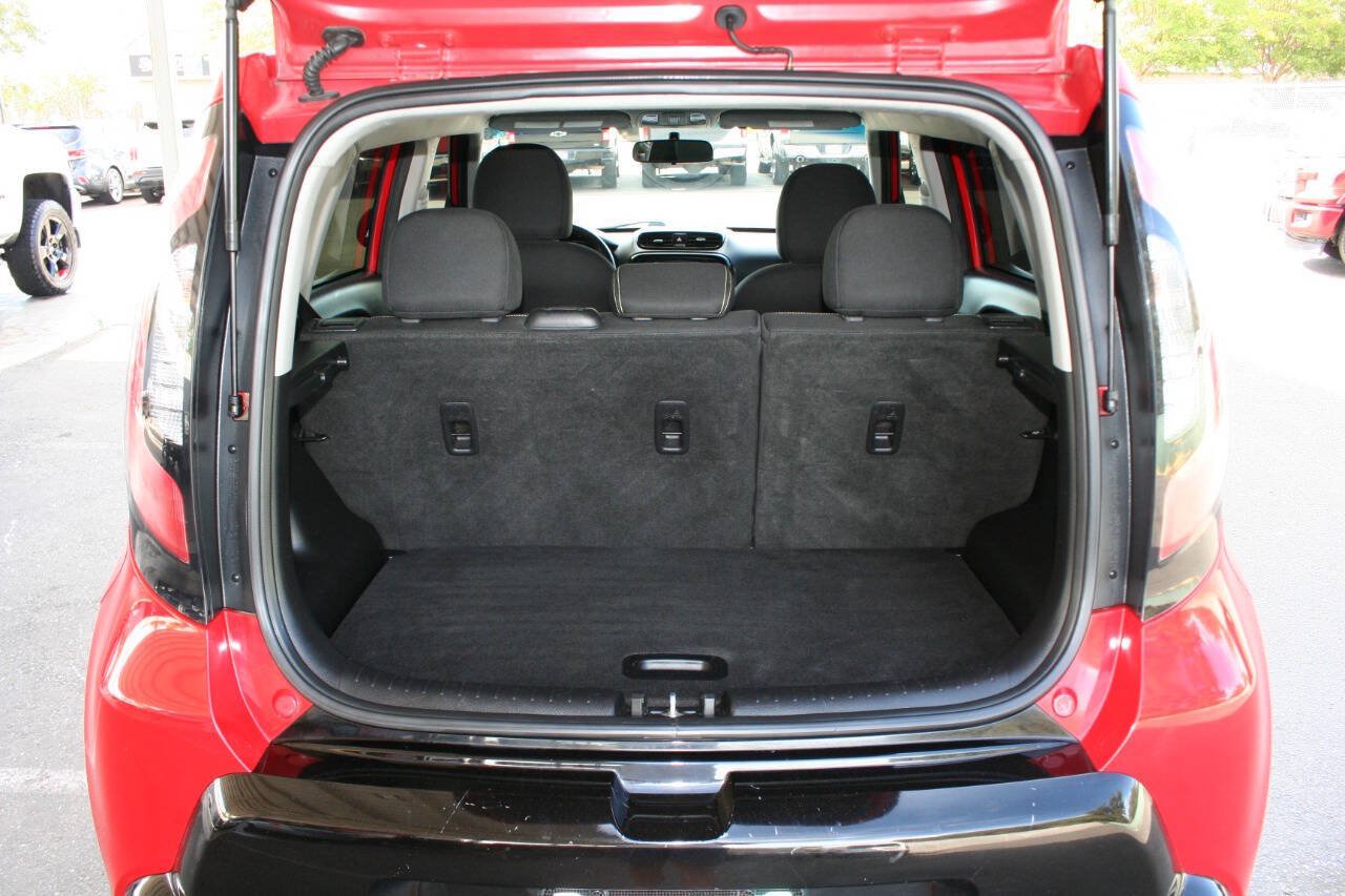 Used 2016 Kia Soul + FWD image 26