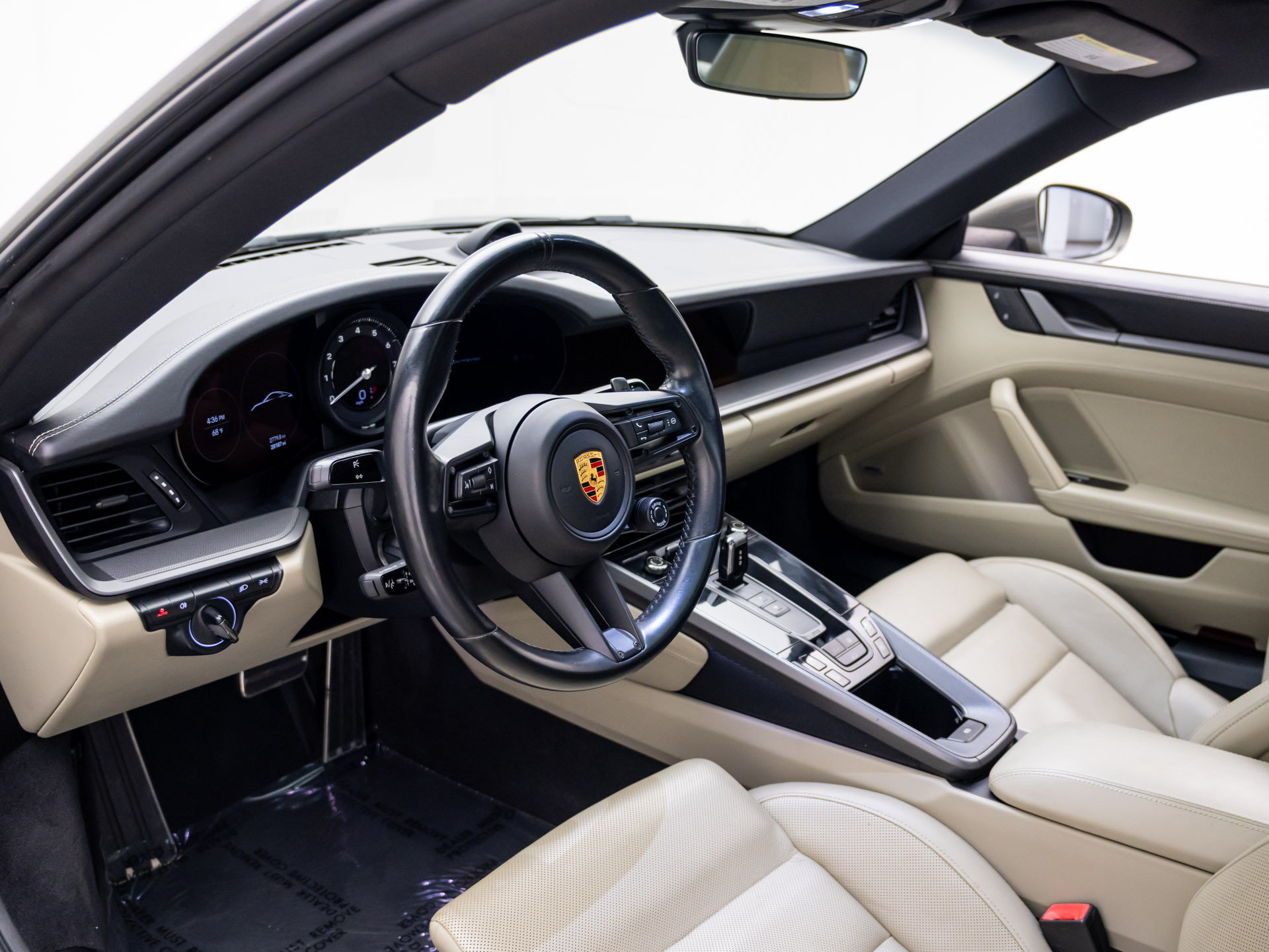Used 2022 Porsche 911 Carrera w/ Premium Package RWD image 4