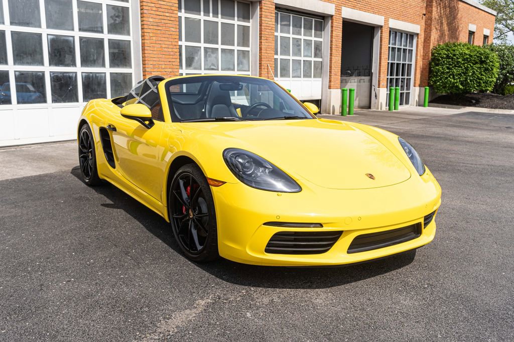Used 2023 Porsche 718 Boxster S RWD image 5