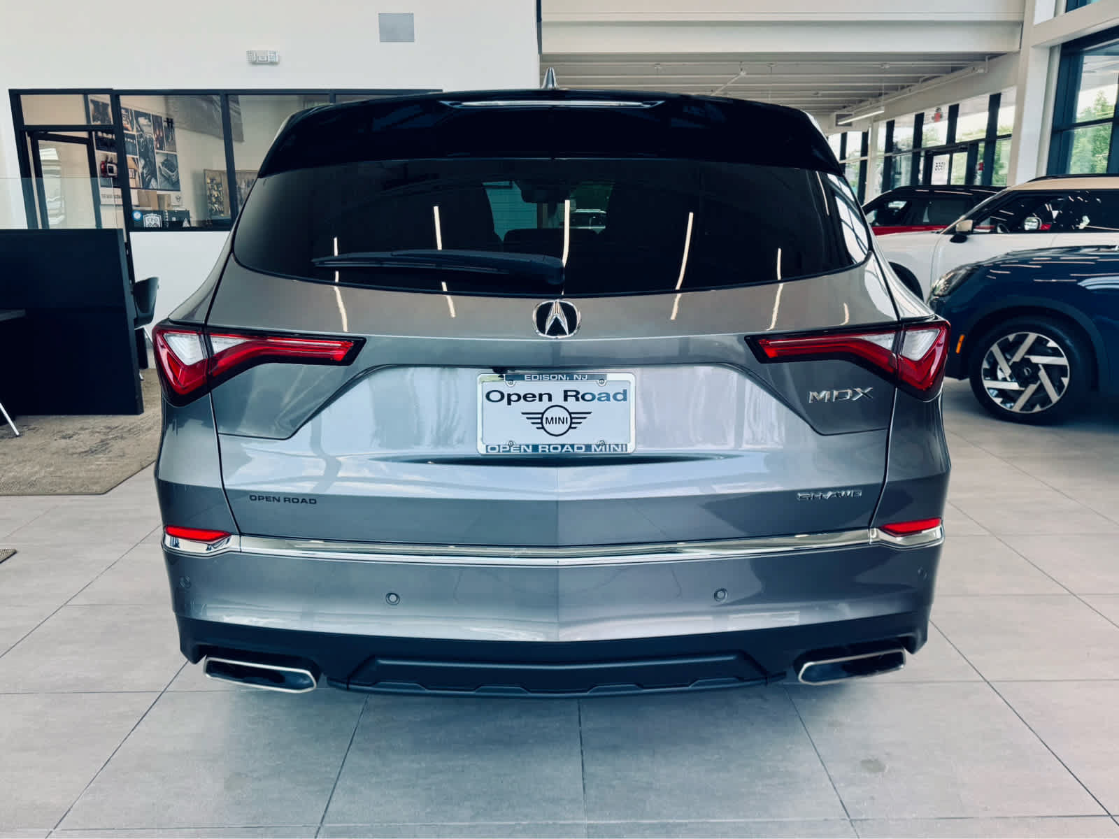 Used 2024 Acura MDX SH-AWD w/ Technology Package image 8