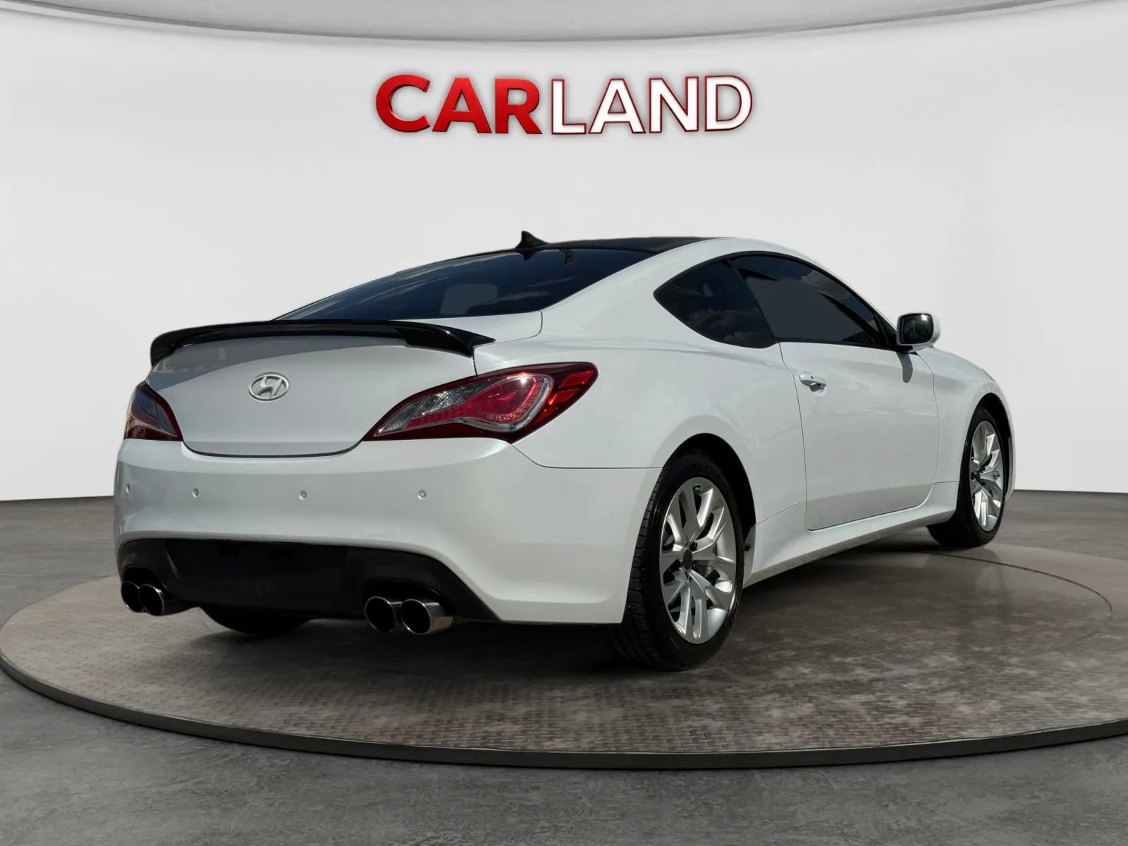 Used 2014 Hyundai Genesis Coupe 2.0T RWD image 5