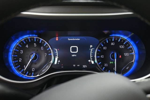 New 2027 Chrysler Pacifica Select AWD/4WD image 24