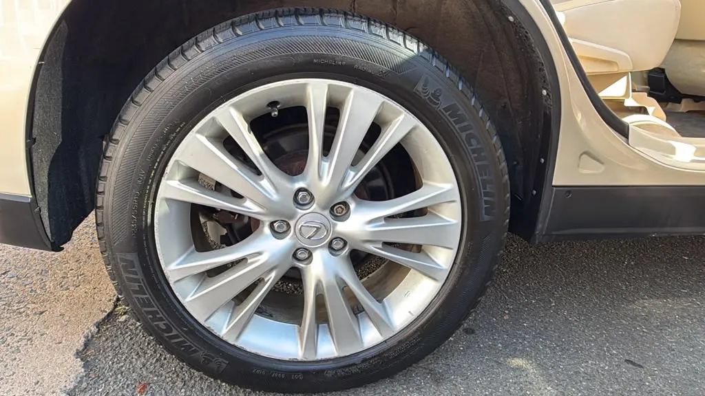 Used 2011 Lexus RX 450h AWD w/ Premium Pkg image 18