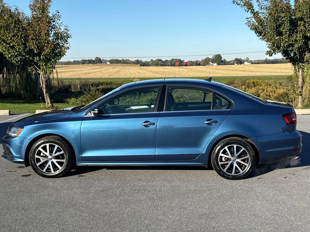 Used 2017 Volkswagen Jetta SE FWD image 5