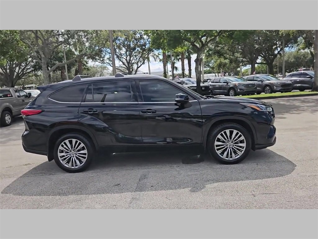 Used 2022 Toyota Highlander Platinum image 42
