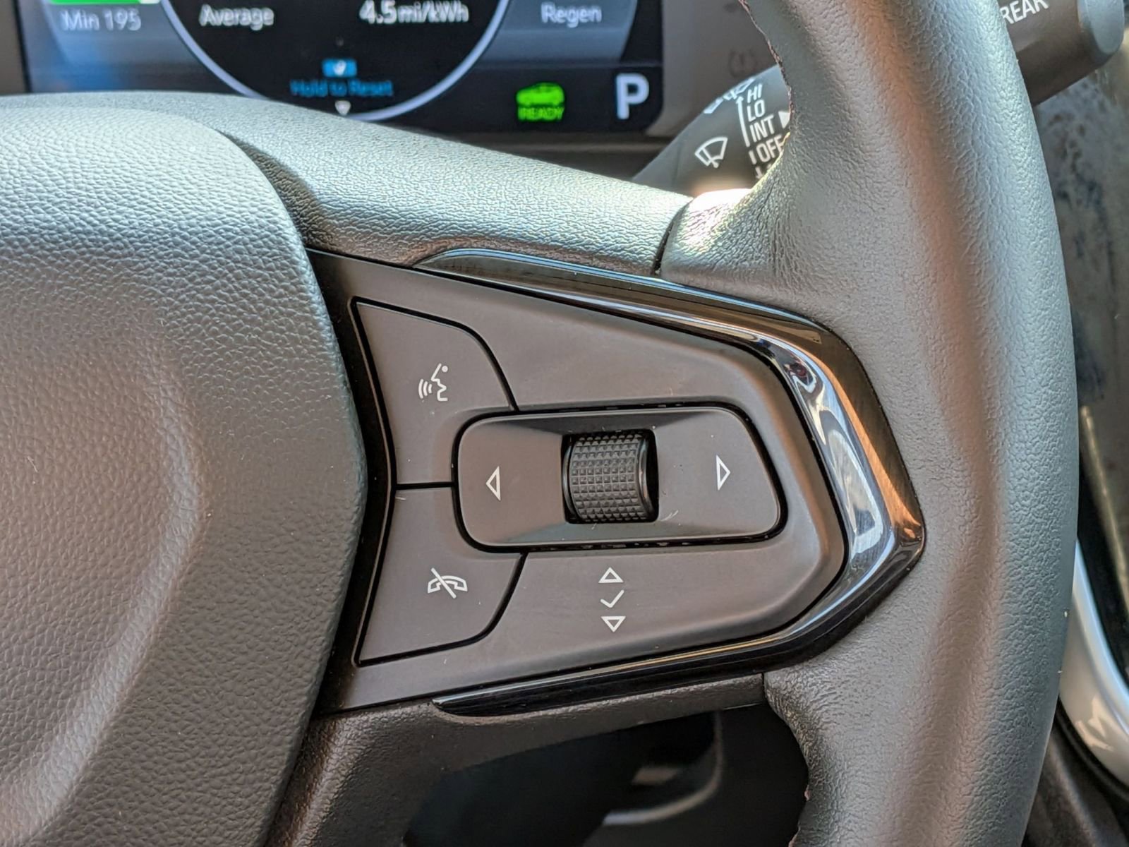 Used 2023 Chevrolet Bolt EUV LT w/ Comfort Package FWD image 13