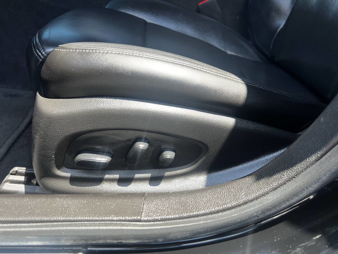 Used 2019 Cadillac CTS Luxury RWD image 11