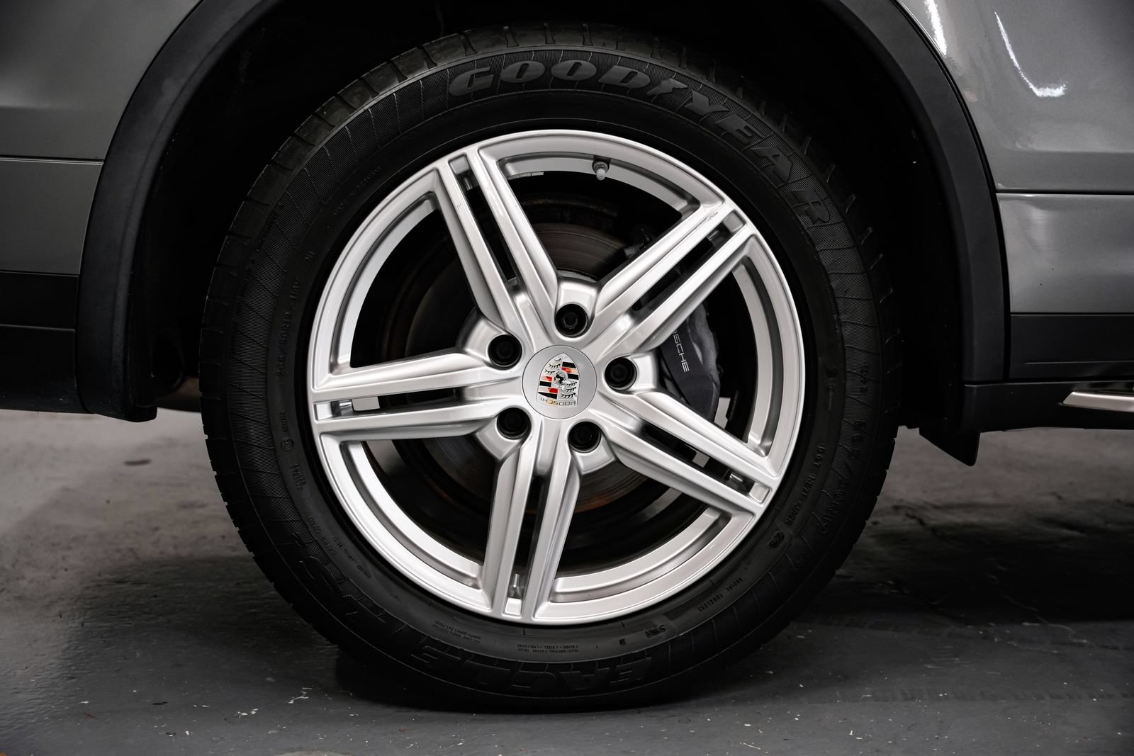 Used 2015 Porsche Cayenne Diesel AWD/4WD image 50