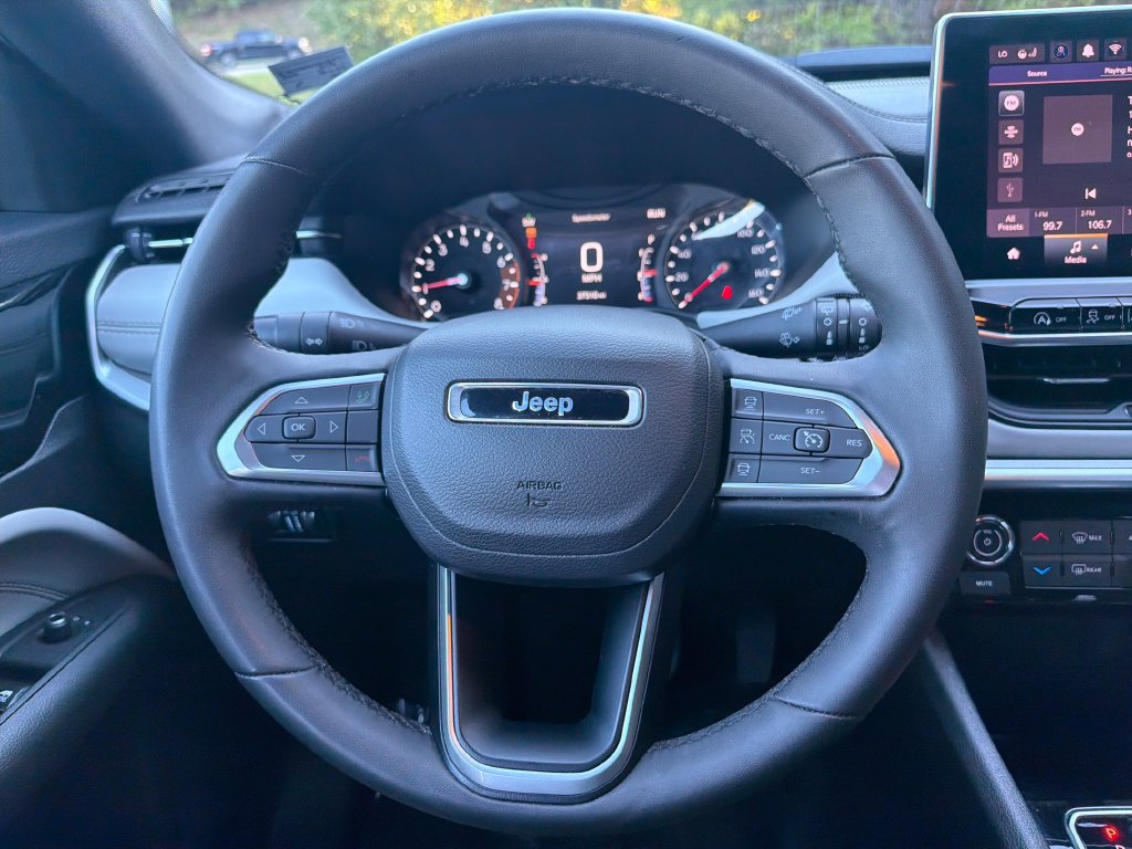 Used 2025 Jeep Compass Limited AWD/4WD image 26