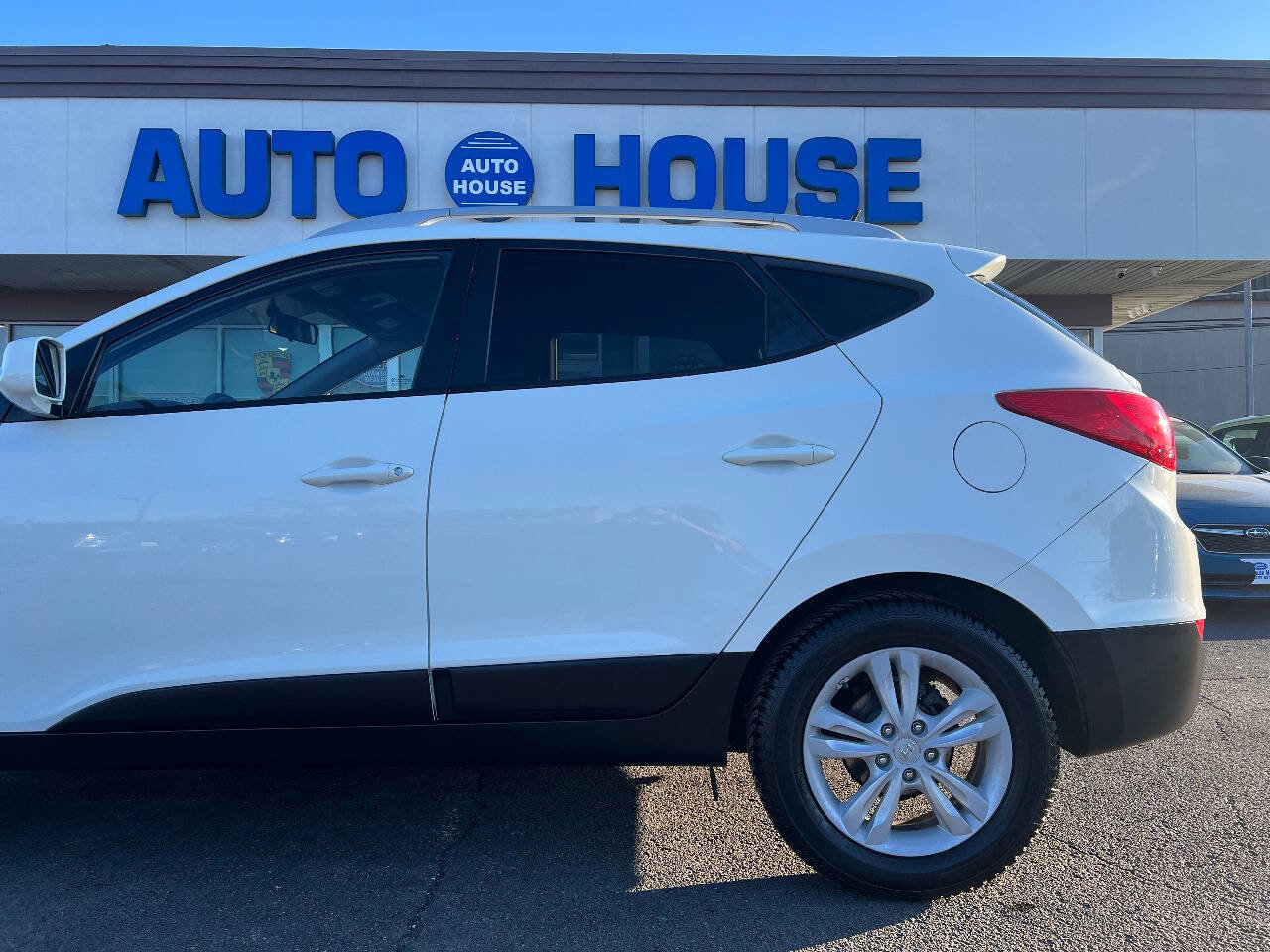 Used 2011 Hyundai Tucson GLS image 34