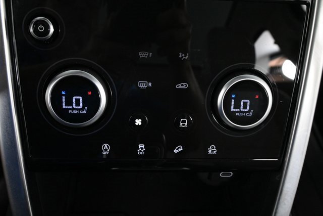 Used 2022 Land Rover Discovery Sport SE image 28