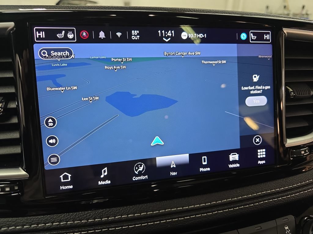 Certified 2025 Chrysler Pacifica Limited FWD image 25