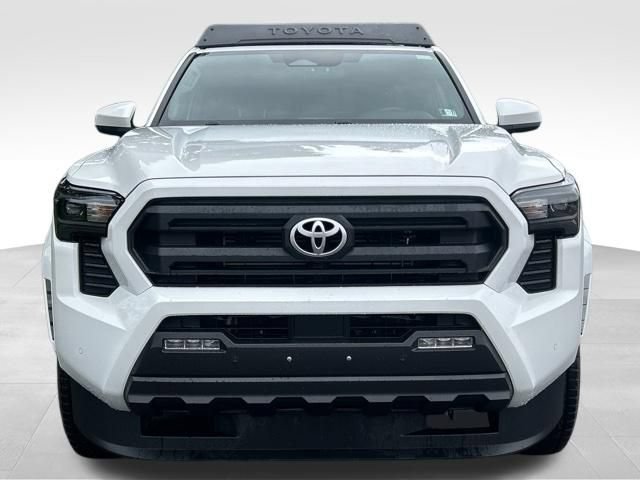 Certified 2024 Toyota Tacoma SR5 AWD/4WD image 8