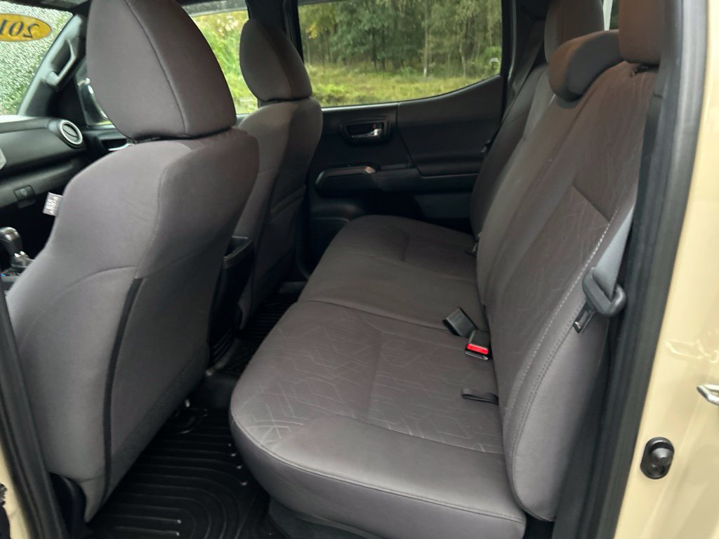 Used 2016 Toyota Tacoma TRD Off-Road w/ Premium & Technology Package AWD/4WD image 27